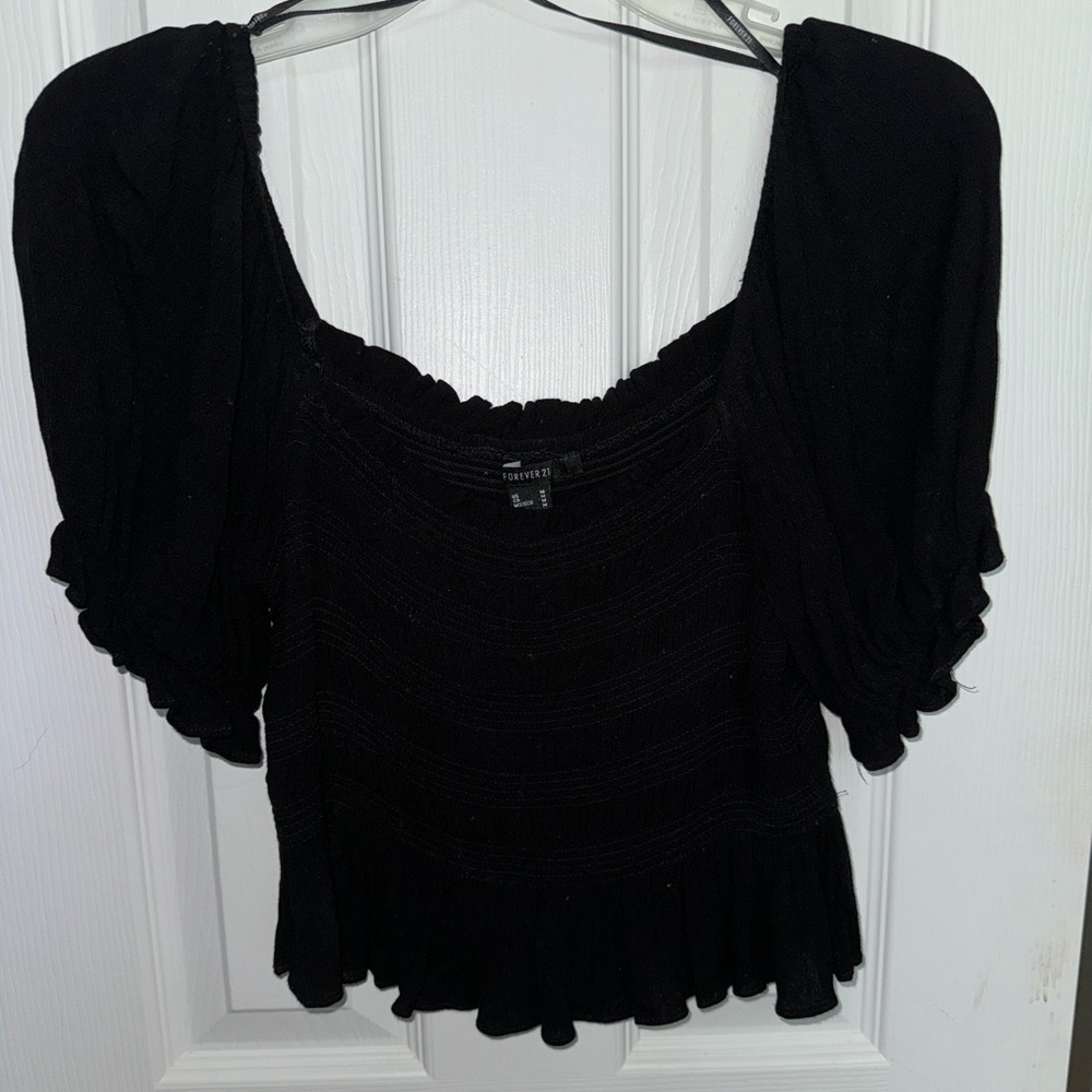 Forever 21 Women’s Black Ruffle Blouse Top in Size M